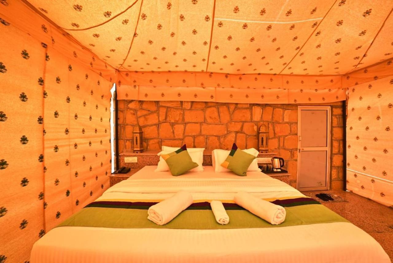 Golden Sandstone Hotel Desert Safari Camp Jaisalmer Dış mekan fotoğraf