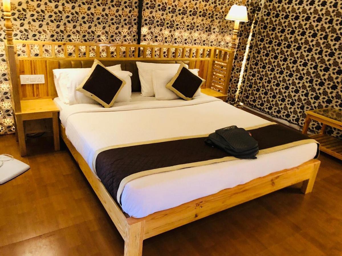 Golden Sandstone Hotel Desert Safari Camp Jaisalmer Dış mekan fotoğraf