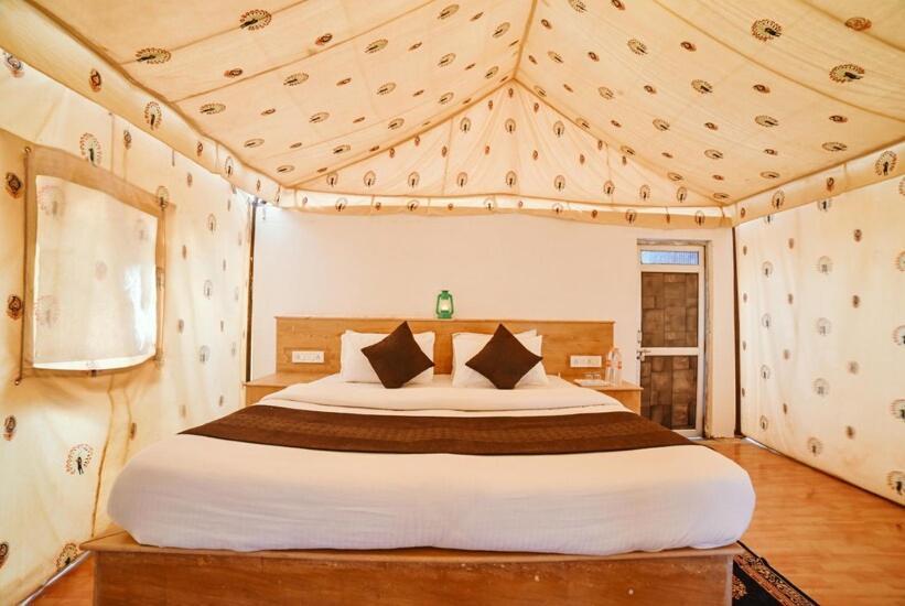 Golden Sandstone Hotel Desert Safari Camp Jaisalmer Dış mekan fotoğraf